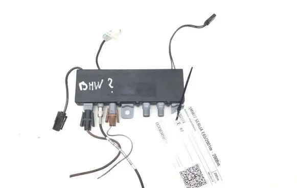 BMW 7 E65 E66 Aerial antenna amplifier 8352774