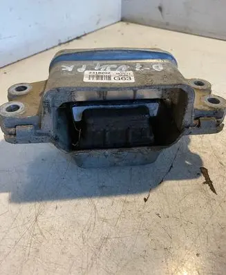 Volkswagen PASSAT B7 Engine mount bracket 1K0199555 3318202