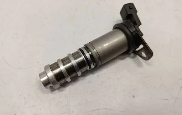 BMW X5M E70 Camshaft vanos timing valve 8605123 11368605123 11367585776