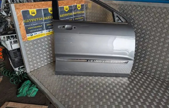 Jeep Grand Cherokee Front door
