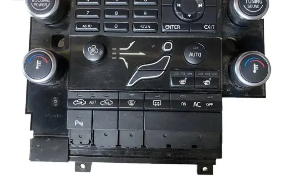 Volvo V70 Climate control unit 30782281