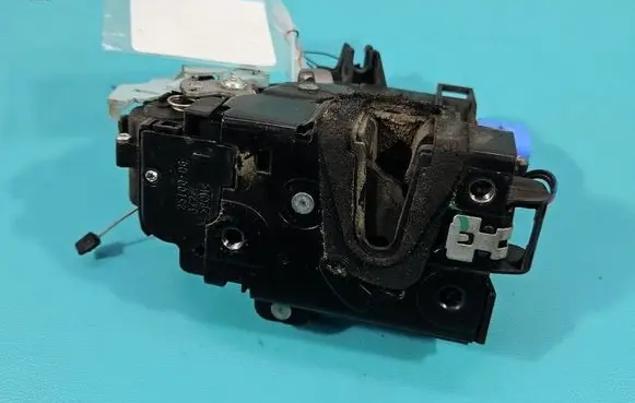 Skoda Roomster (5J) Front door lock 5J1837015A IMPRK1566823
