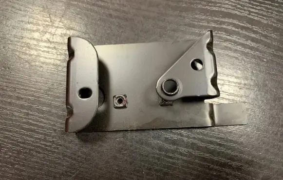 BMW 3 E90 E91 Parcel shelf load cover mount bracket 7141474