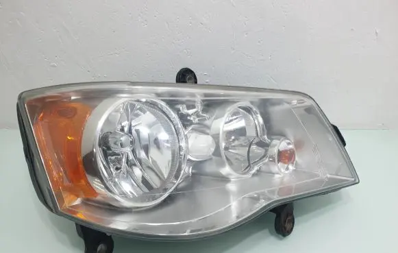 Chrysler Town & Country V Headlight/headlamp 300330001