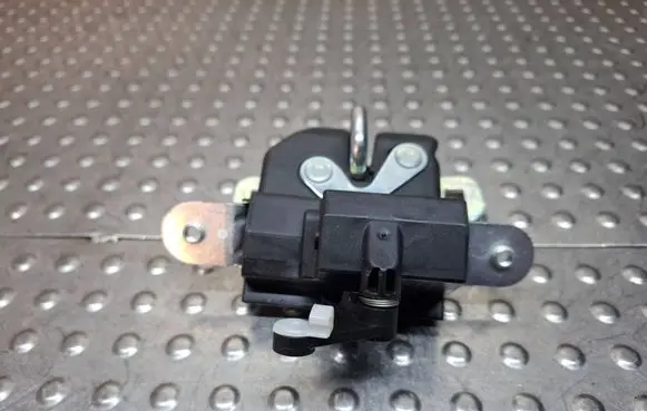 Ford Ka Tailgate/trunk/boot lock/catch/latch 51809767