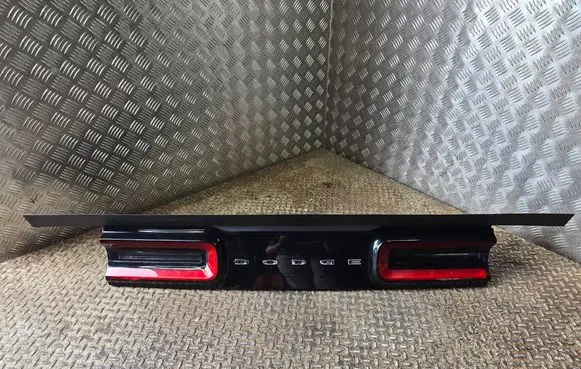 Dodge Challenger Tailgate rear/tail lights 68404882AA 68404882AA1