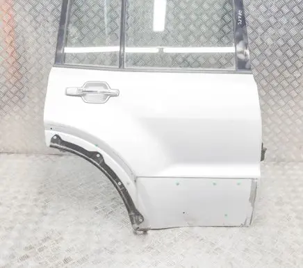 Mitsubishi Pajero Rear door MR496878