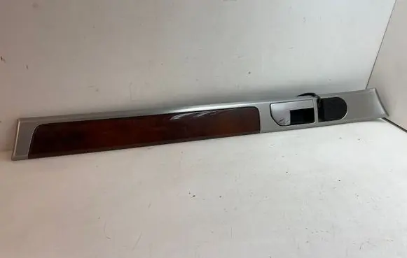 Volkswagen Touareg I Front door trim bar 7L6867440