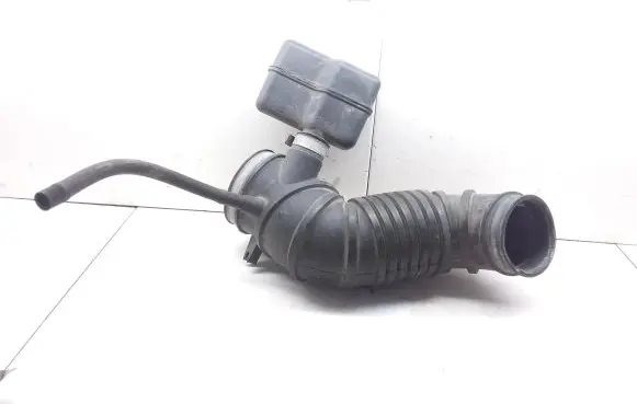 Mitsubishi Carisma Air intake hose/pipe MR235320 MR385533