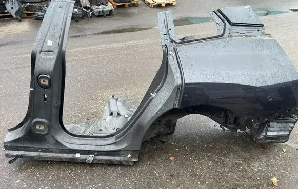 BMW iX Rear quarter panel 