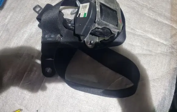 Ford S-MAX Front seatbelt 605274300 004R000 022015