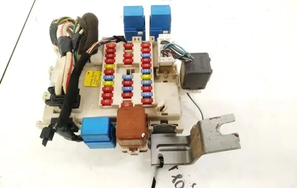 Nissan Primera Fuse box set 24350AV700 1014031