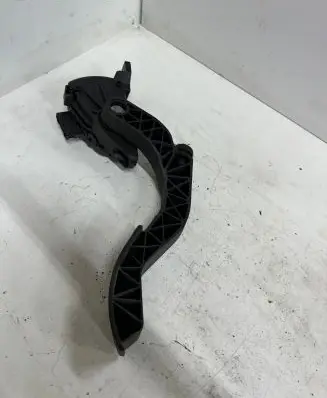Audi A6 S6 C5 4B Accelerator throttle pedal 8D1723523P 6PV00837602