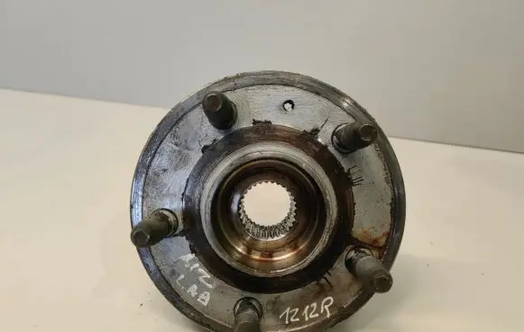 Chevrolet Camaro Rear wheel bearing hub 