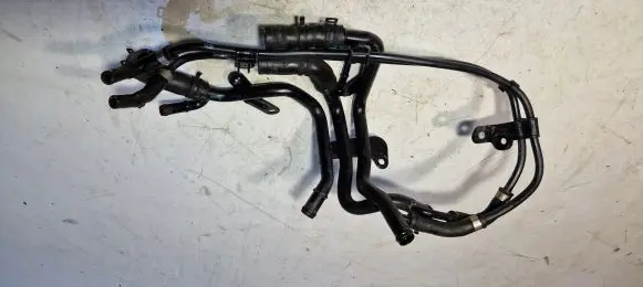 Volkswagen PASSAT B8 Engine coolant pipe/hose 04L121064AE