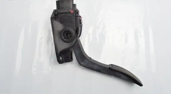 Ford Fiesta Accelerator throttle pedal 8V219F836AB