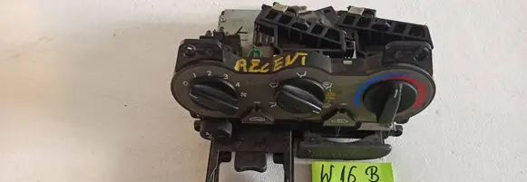 Hyundai Accent Central console control unit 1212123