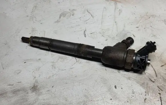 Fuel injector