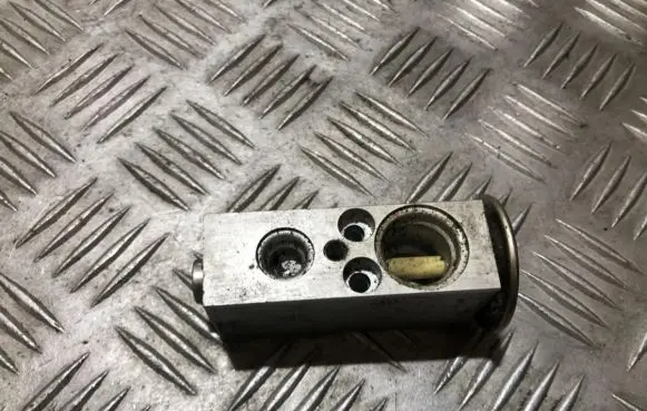 Air conditioning (A/C) expansion valve