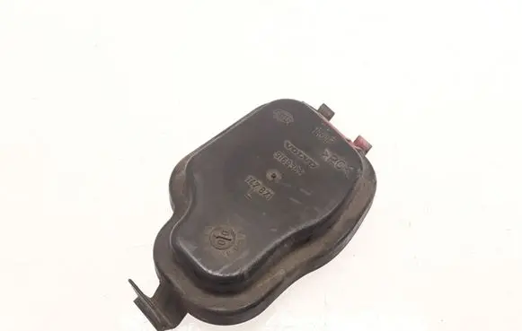Volvo S70 V70 V70 XC Headlight/headlamp dust cover 9169362 147871