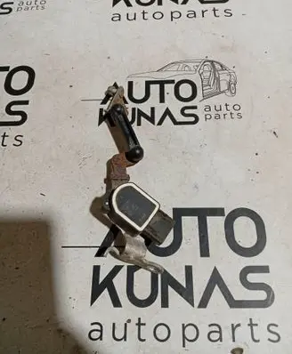 BMW 7 F01 F02 F03 F04 Front height sensor lever 11210110