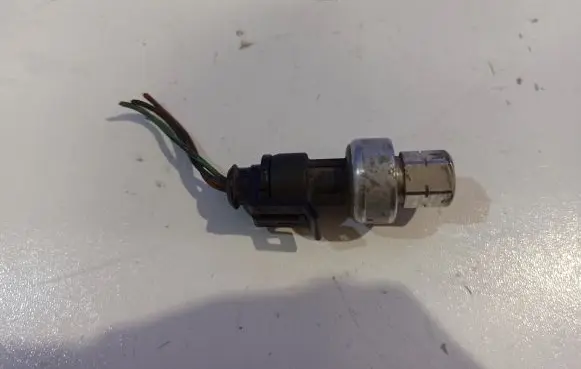 Air conditioning (A/C) pressure sensor