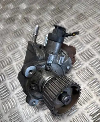 Opel Insignia A Fuel injection high pressure pump 55485045