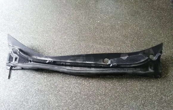 Nissan Leaf I (ZE0) Wiper trim 668623NL0A 101358A0