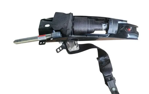 Volvo V70 Front seatbelt 39811480
