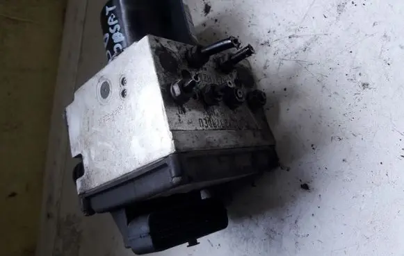 Volkswagen PASSAT B6 ABS Pump 3C0614109AK