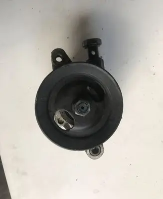 Hyundai Lantra II Power steering pump