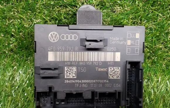 Audi Q7 4L Door control unit/module 4F0959792R 8K0959792D