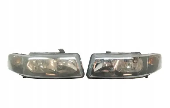 Seat Leon (1M) Headlights/headlamps set 1M1941016