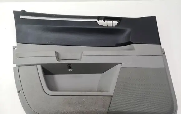 Chrysler 300 - 300C Front door card panel trim 0YH331DBAG