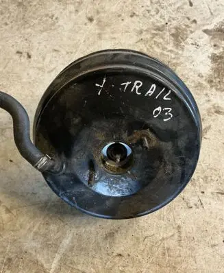 Nissan X-Trail T30 Brake booster 86401717