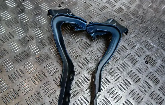 Suzuki Swift III Engine bonnet/hood hinges