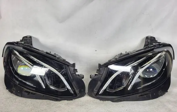 Mercedes-Benz E W213 Headlight/headlamp A2139064104 A2139064204