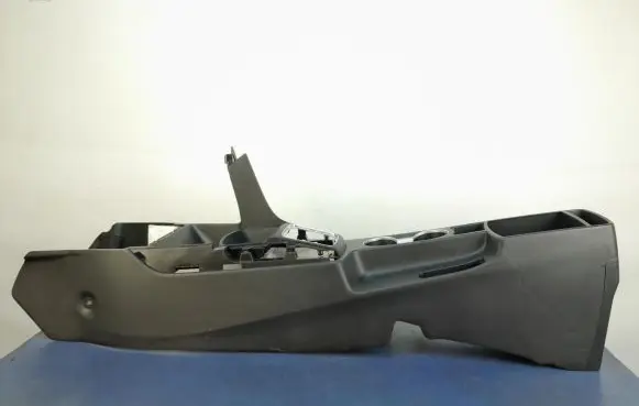 Hyundai i30 Center console 84610-A6000