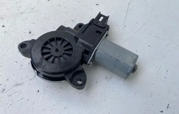 Mazda 3 II Rear door window regulator motor BHN95858X