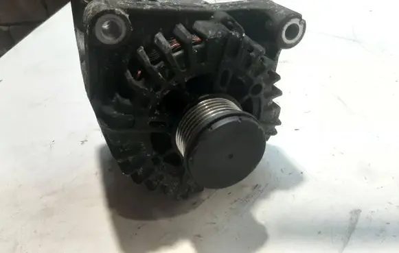 BMW 3 E90 E91 Generator/alternator 8507624 2608669D FG18S052