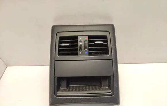 Rear air vent grill