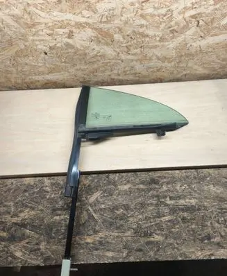 Mercedes-Benz CLS C257 Rear vent window glass A2773000