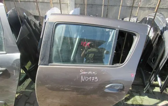 Dacia Sandero II Rear door