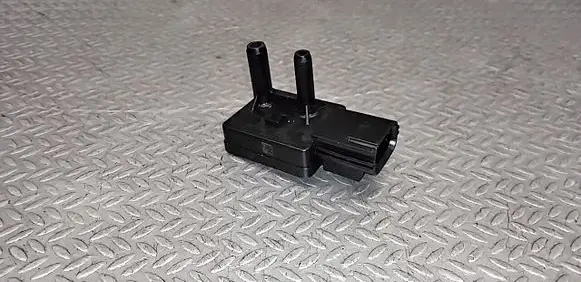 Volvo S80 Exhaust gas pressure sensor 6g9n5l200ab