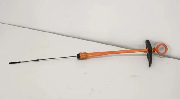 Volkswagen PASSAT B6 Oil level dip stick 06F103663J 06F115611E