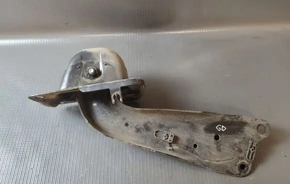 Volkswagen PASSAT B8 Rear upper control arm/wishbone 5Q0505226C