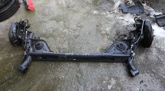 Nissan Leaf II (ZE1) Rear axle beam 