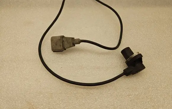 Audi A4 S4 B7 8E 8H Crankshaft position sensor 078906433A