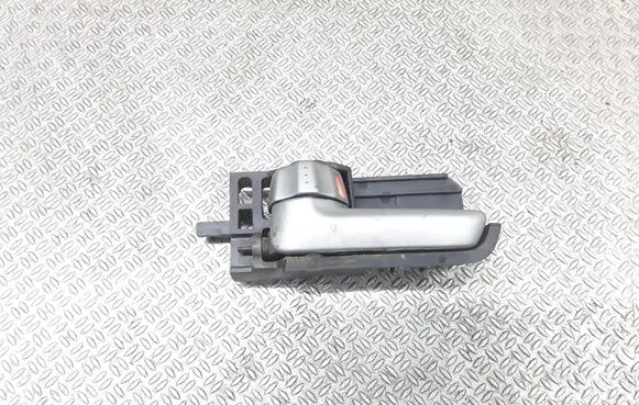 Suzuki Swift I Front door interior handle