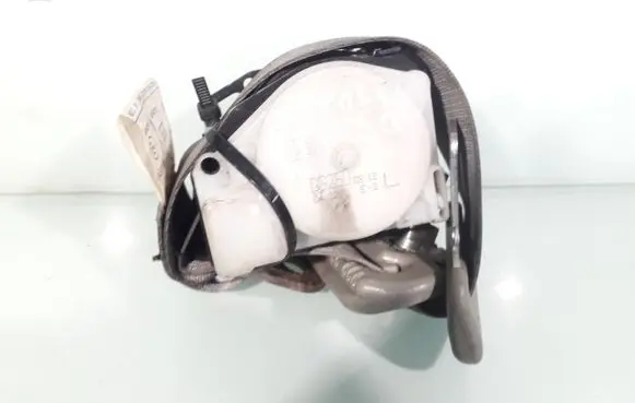 Nissan X-Trail T30 Rear seatbelt